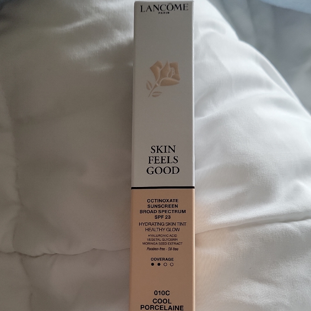 Lancome Skin Feels Good Hydrating Tint in Cool Porcelaine - White & Beige